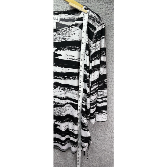 Joseph Ribkoff Black White Top Sz 18 XL Rouched Sides Liquid Knit - Picture 4 of 11